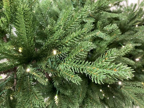 Hochwertiger künstlicher Weihnachtsbaum Hageland 240 cm 450-LED